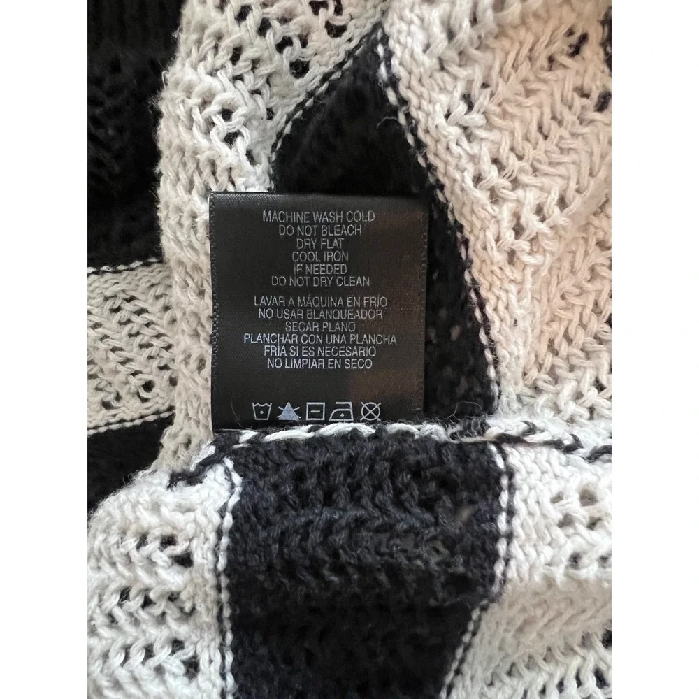 Women's Black &‎ White Knit Joe Boxer Pullover Size 3X